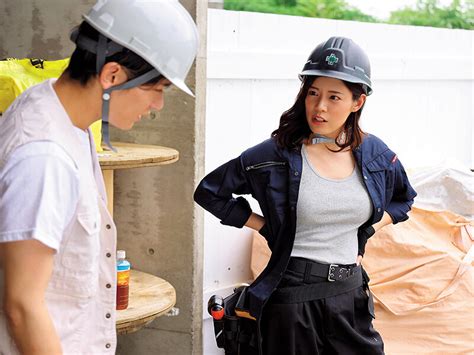 dvaj00633|ガテン女上司と突然の豪雨で現場から帰れなくなりカラダを温 .